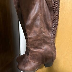 Tall faux leather stylish boots